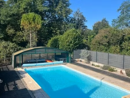 thenon (24)a vendre  propriété composée de deux maisons sur 5.5 ha de prés (possibilité...