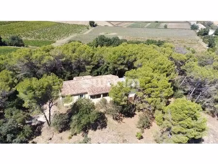 maison de plain pied avec dépendance  sur plus de 13 000m² de terrain