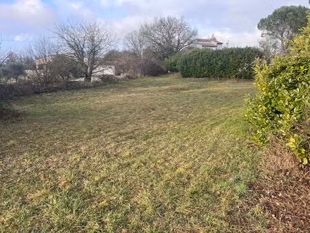 terrain barjac 1400 m2