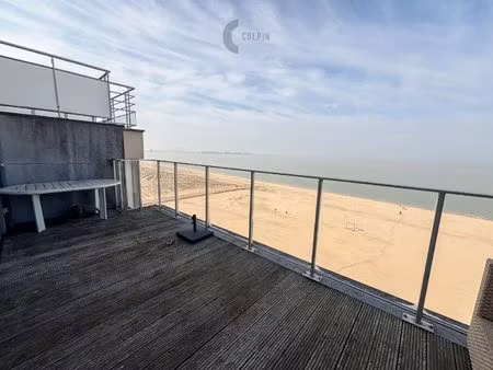 ruime penthouse met frontaal zeezicht in duinbergen