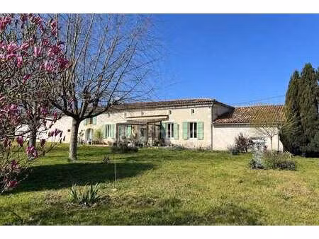 vente maison à vanzac (17500) : à vendre / 131m² vanzac