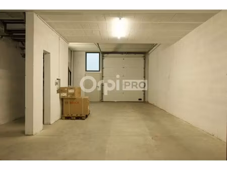 local d'activité a louer
