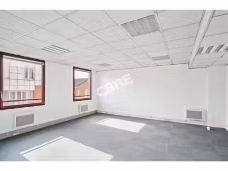 location local professionnel 135m²
