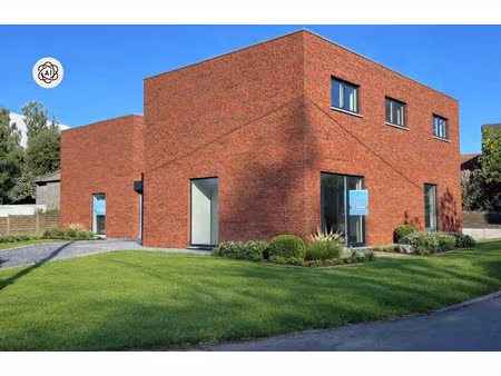 huis te koop in avelgem met 4 slaapkamers