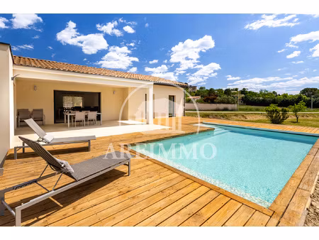 maison contemporaine t5 de 150 m2 habitable sur 6730m2 à 7 4