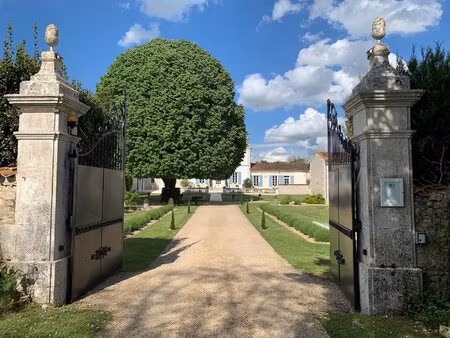 elégante maison de maître avec 5 chambres d'hôtes