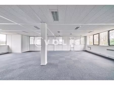 bureaux a louer - proximite a104