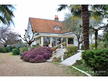 belle maison aux portes de tours