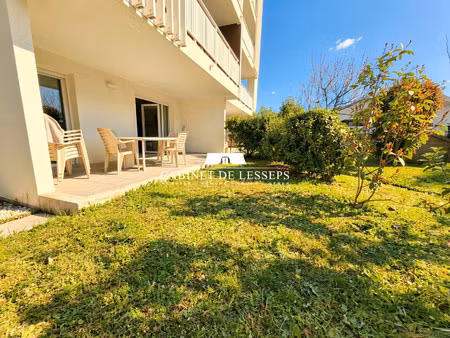 bel appartement avec terrasse et jardin