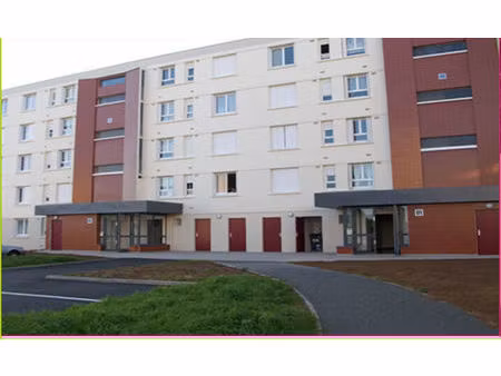 location appartement 4 pièces 93 m² à bonnétable (72110)