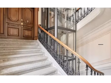 location bureau paris 75008