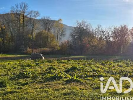 vente terrain à vions (73310) : à vendre / 738m² vions