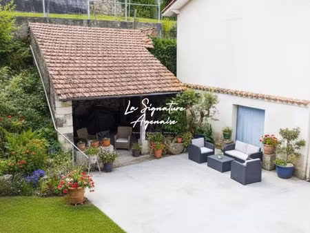 ensemble immobilier : maison avec garage  cour intérieure et ja