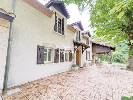 propriété : maison de 193 m² avec terrain arboré de 6540 m²