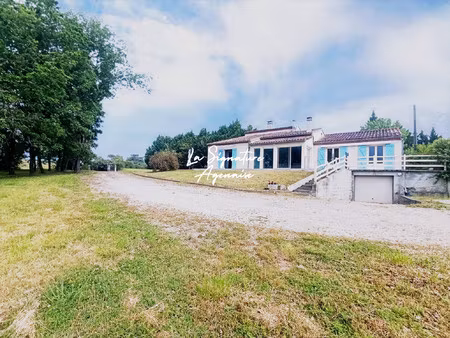 maison de 242 m² avec magnifique vue et terrain de 12 098 m²