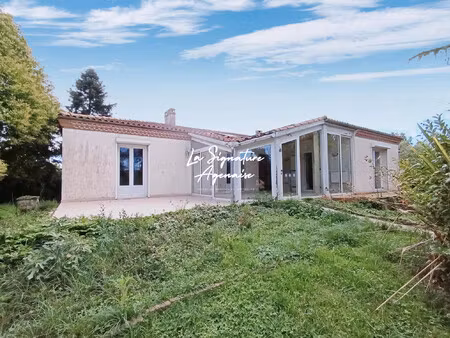maison de plain-pied de 167 m2  2000 m2 de terrain arboré