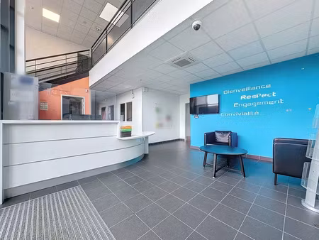 location bureau 7 pièces 143 m² à parçay-meslay (37210)