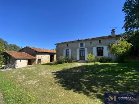 ancienne ferme avec terrain de 3.5 ha