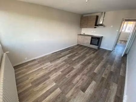 location appartement 3 pièces à cherbourg-en-cotentin (50100) : à louer 3 pièces / 50m² ch