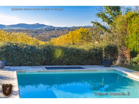 authentique bâtisse en pierre avec vue dominante - esprit be