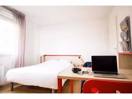 a louer  studio meublé dans une résidence étudiante (lyon 7ème)