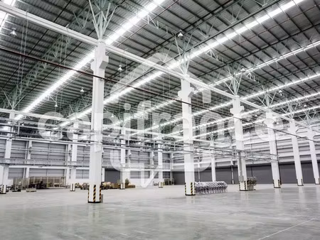 vente local industriel 2 pièces 1450 m² saumur (49400)