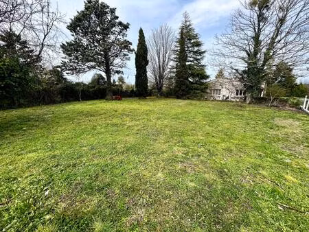 vente terrain 715 m² saintes (17100)