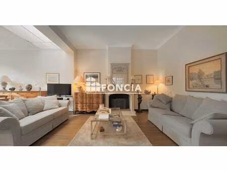 jolie maison bourgeoise en plein centre ville