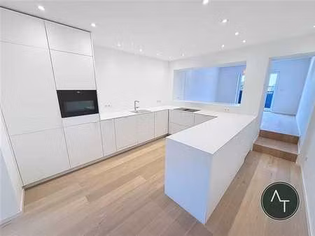 joli bois / app. 2ch +/- 107m² rénové avec terrasse