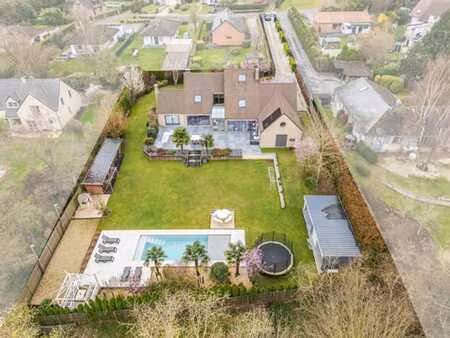 splendide villa idéalement située dans un clos