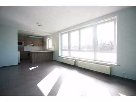 appartement 2 chambres avec garage et petite terrasse