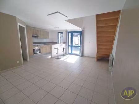 location maison à vay (44170) : à louer / 48m² vay