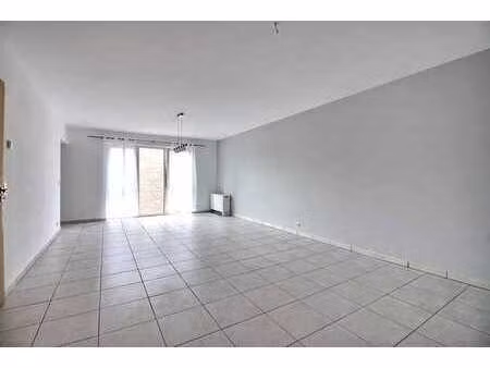 bel appartement avec emplacement de parking à deux pas de to