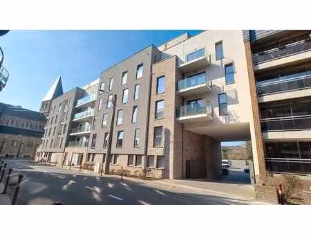 penthouse 2 chambres + bureau  neuf et première occupation