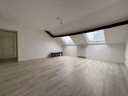 appartement (+/- 90m²) à louer à charleroi