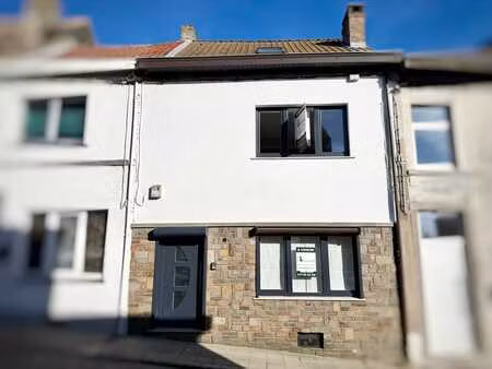 superbe maison 3 chambres entièrement rénovée avec jardin !