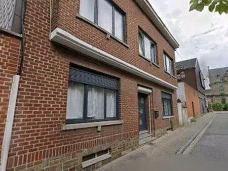 maison d'habitation 2 façades avec cour