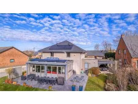 splendide villa de 2013  peb b  10 panneaux  quatre chambres