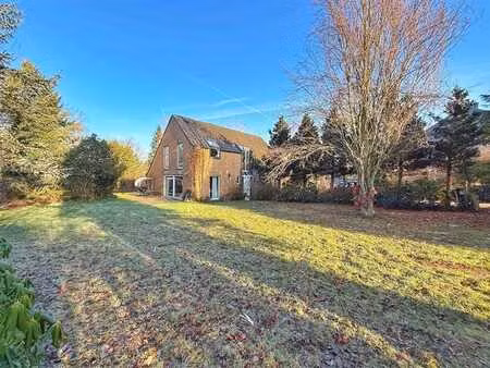 exclusivité -227 m² – 7720 m² de terrain – quartier prisé