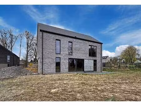 maison 4 façades neuve