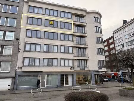 bel appartement renove situe au 4eme etage