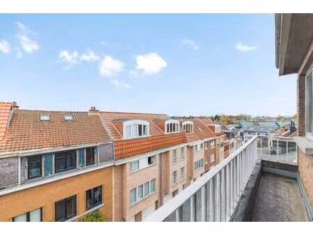 a deux pas de la place dumon  appartement (1ch/1 bur/1sdb)