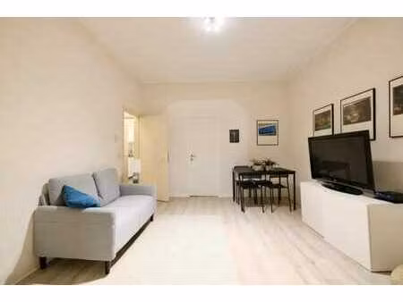 agréable arrière maison  habitable immédiatement.