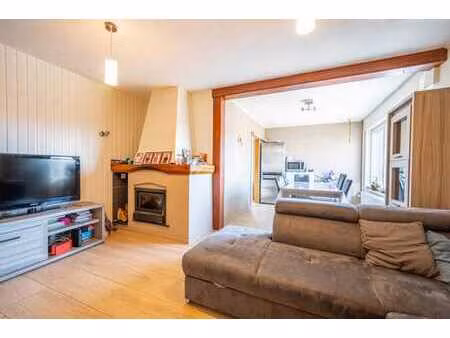 appartement trois chambres avec cave  garage  balcon et jard