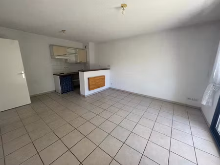 vente appartement 2 pièces 42 m² à montréjeau (31210)  52 000 €