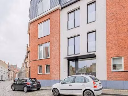 appartement moderne à bruges  lumineux avec balcon  proche d