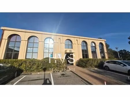 location local professionnel 244m² aix en provence 90ème