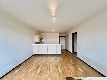 lichtrijk appartement met balkon in aalter