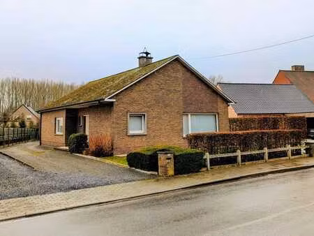 vrijstaande bungalow met 3 slaapkamers  keuken  badkamer ...