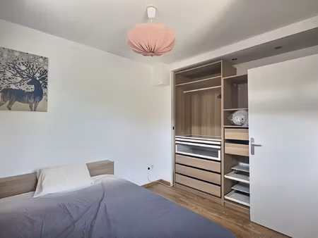 chambre dans une maison en tres bon etat